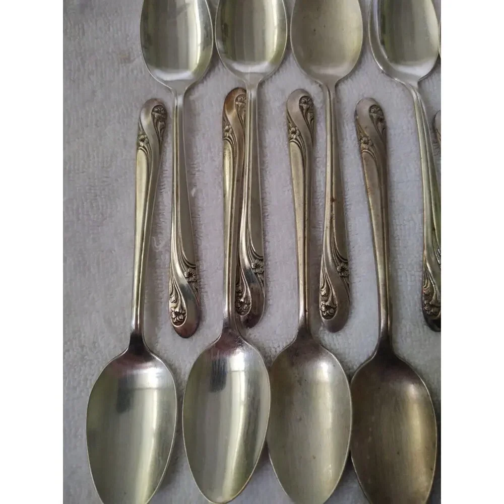 Holmes & Edwards Silverplate Silverware Romance Pattern Spoons 12 Pieces
